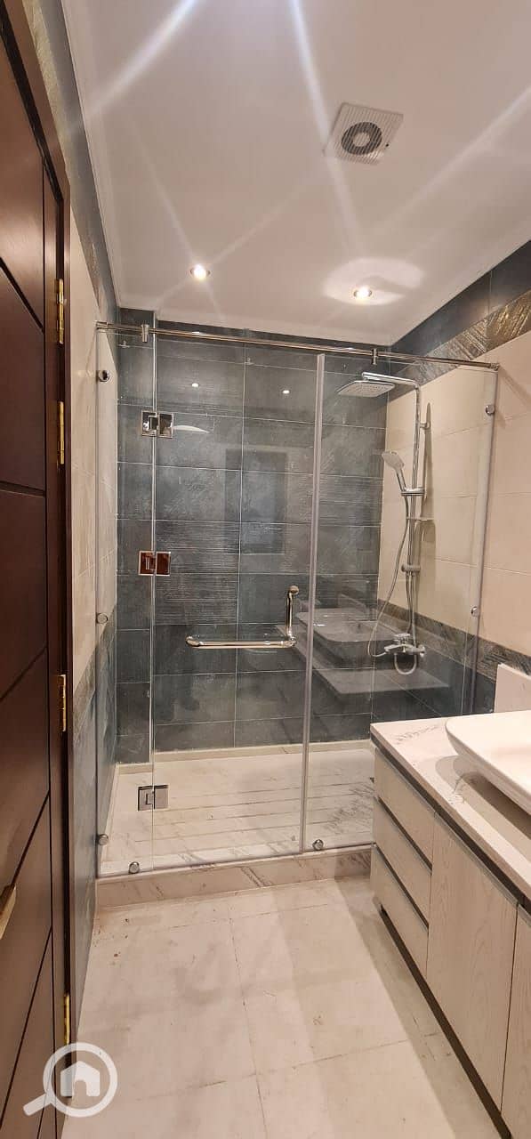 5 WhatsApp Image 2025-10-14 at 14.12. 26 (3). jpeg