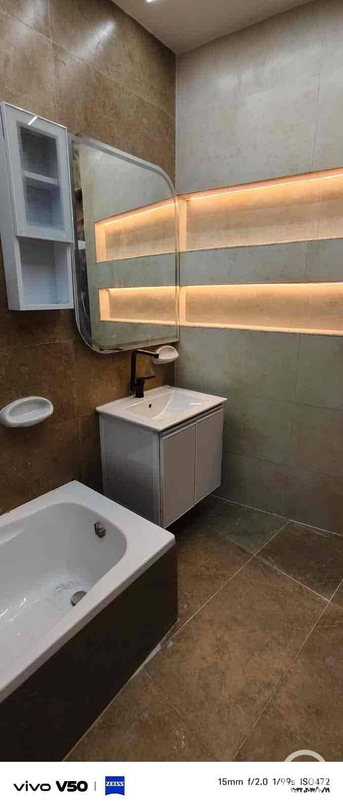 11 554b3aa1-5d8f-437b-b9a3-c885f3184716. jpg