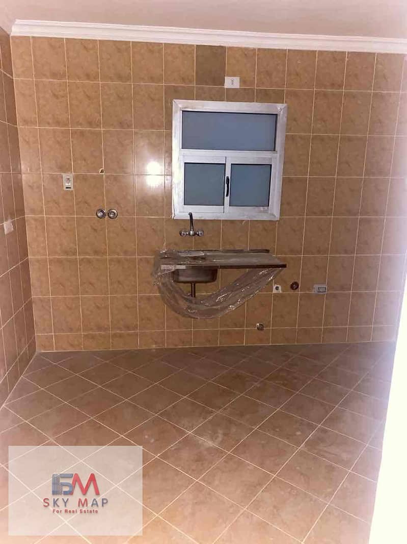 7 efd601dc-20c9-4de2-ad4b-369ad77a2980. jpg