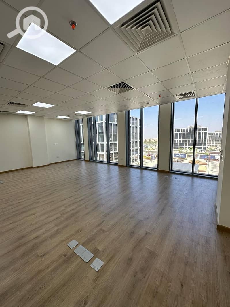 3 8978d639-ece1-4338-bd28-702fe2653130. jpeg