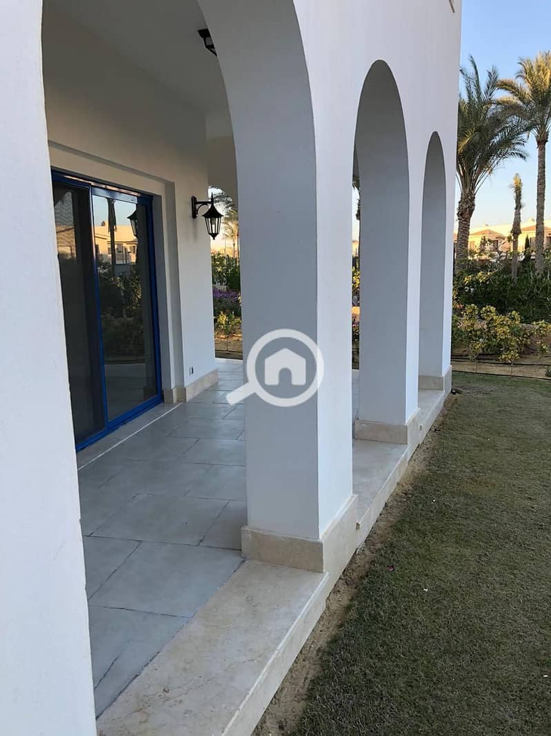 10 441356cf-7037-43da-9e51-127cee7faa9e. jpeg