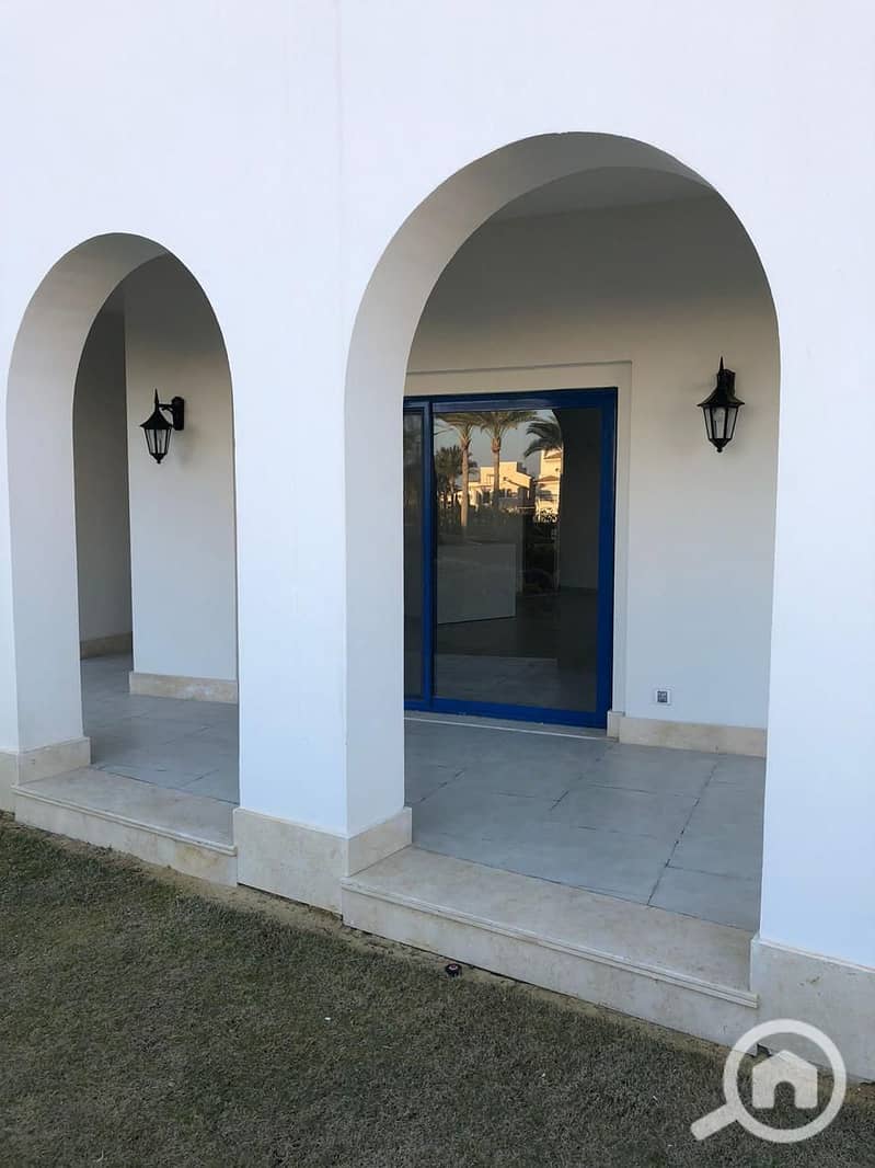 13 fb9ef78a-7d93-404b-95d1-ec4d64c726f3. jpeg