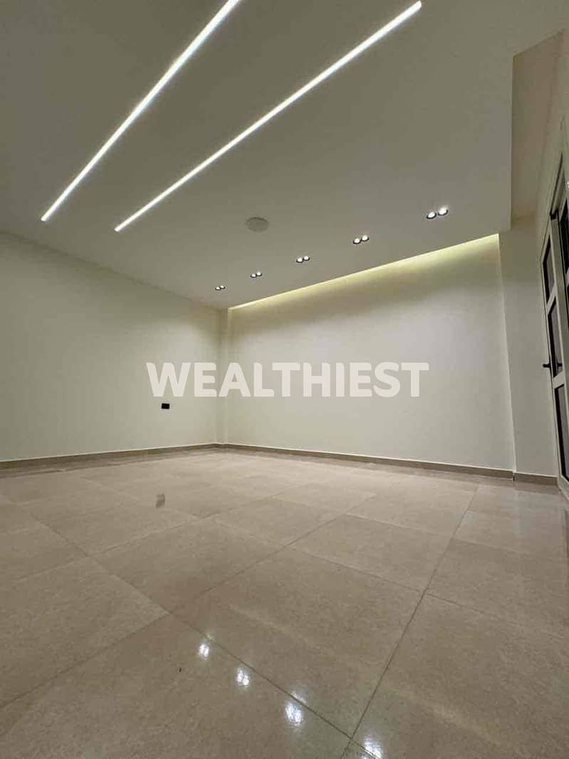 22 e5c2bf84-79f1-4350-b71b-511de52f598b. jpg