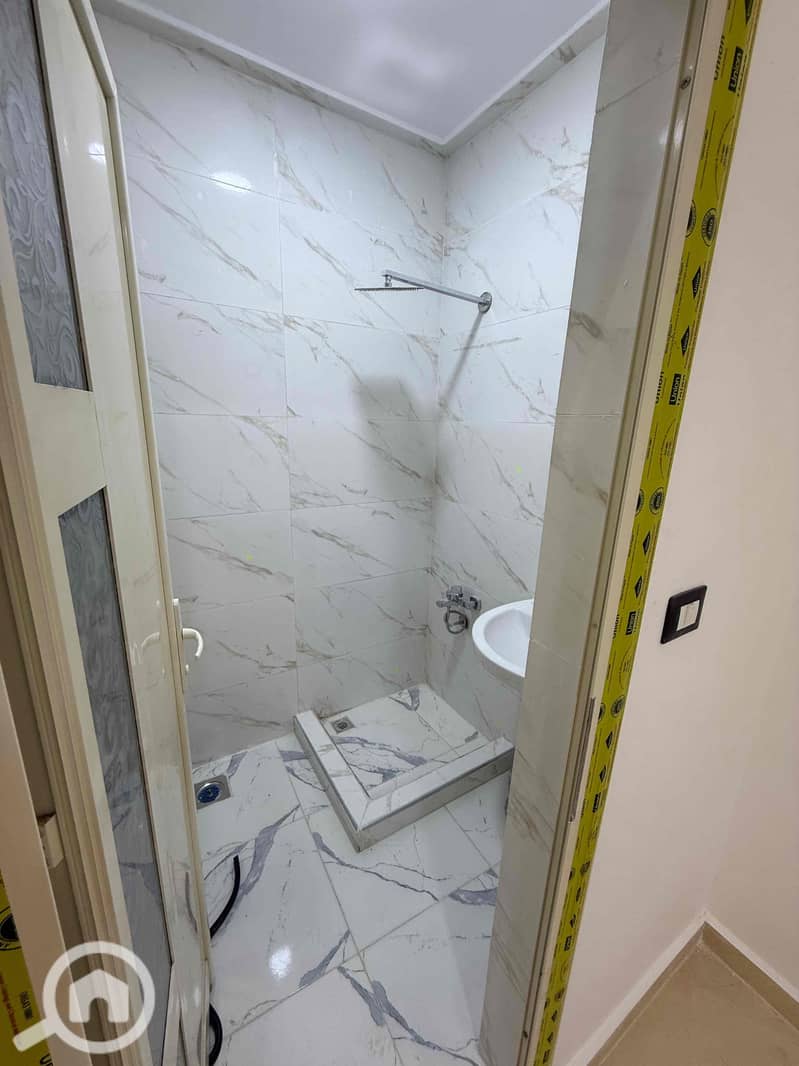 10 63e54e24-17ea-4155-80c5-bc92e6658099. jpg