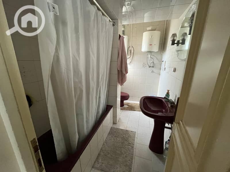 8 427b43fe-bd10-4a7d-8016-90b80005bb17. jpg