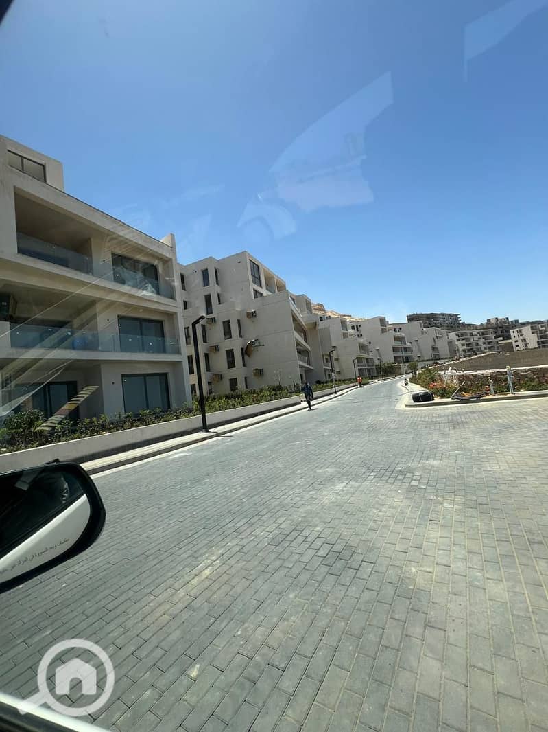 8 2523e580-2f7c-4f5e-a231-1f6ab6dca739. jpg