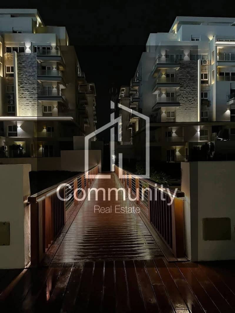 4 86b9c012-4f46-4ebe-961c-0ec1e4cee5d4. png