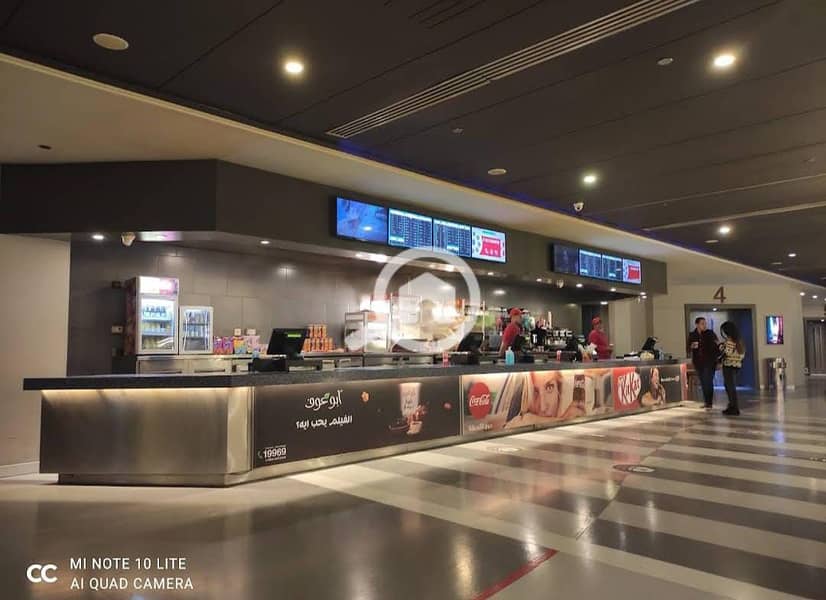 6 27f68c52-55c7-48f1-8e6b-0f0d4d42e500. jpeg