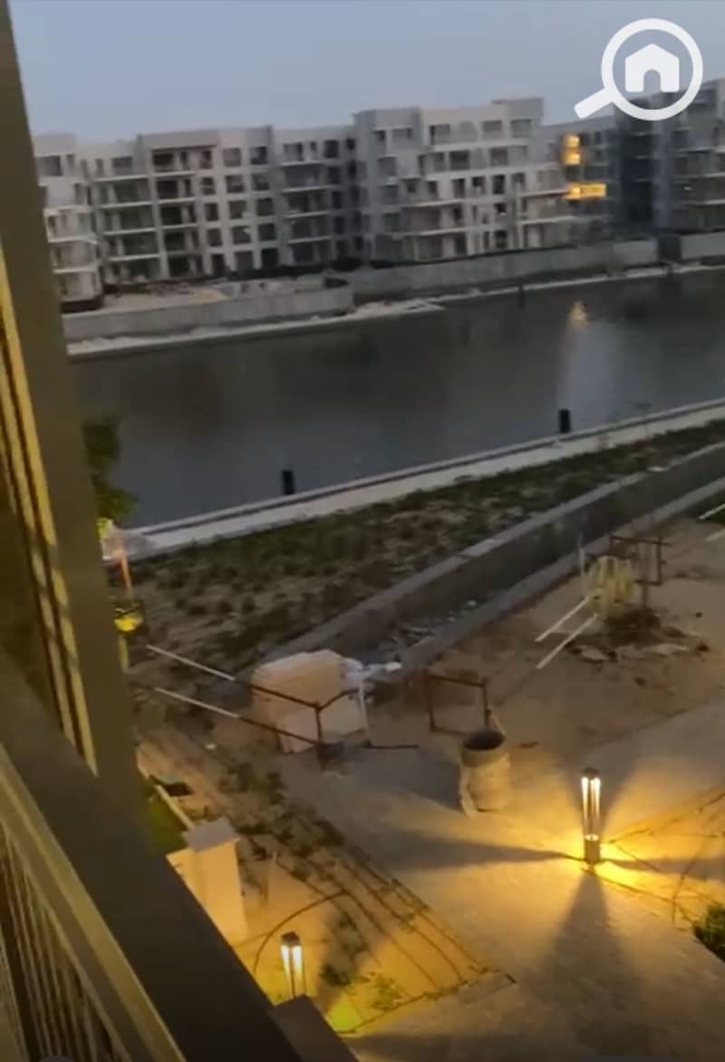 3 c16a9c3d-11a1-428c-a6ac-fc80495ada79. jpeg