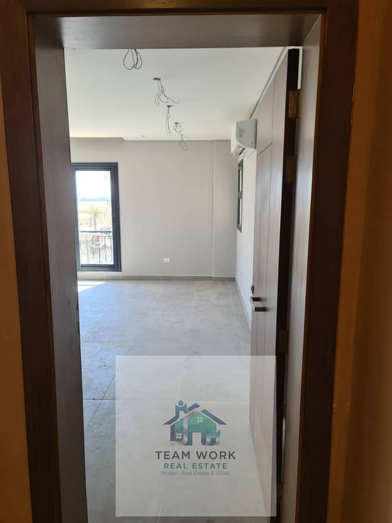 10 16d1f5a0-3fe9-4189-8f97-df7f7d4ad921. jpg