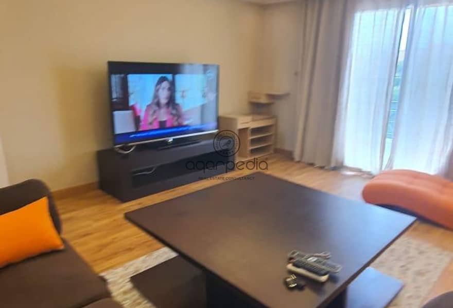 10 b687101e-1459-43c7-b950-99f5ebf62074. jpg