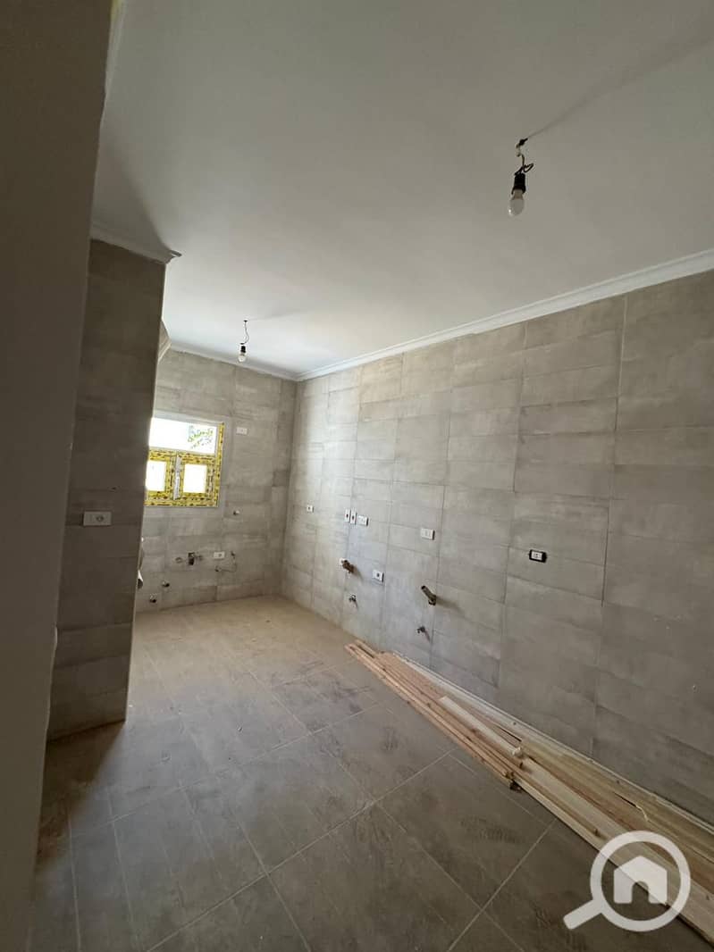 2 4c86d7df-ccfc-476d-a213-04940e5b5965. jpeg