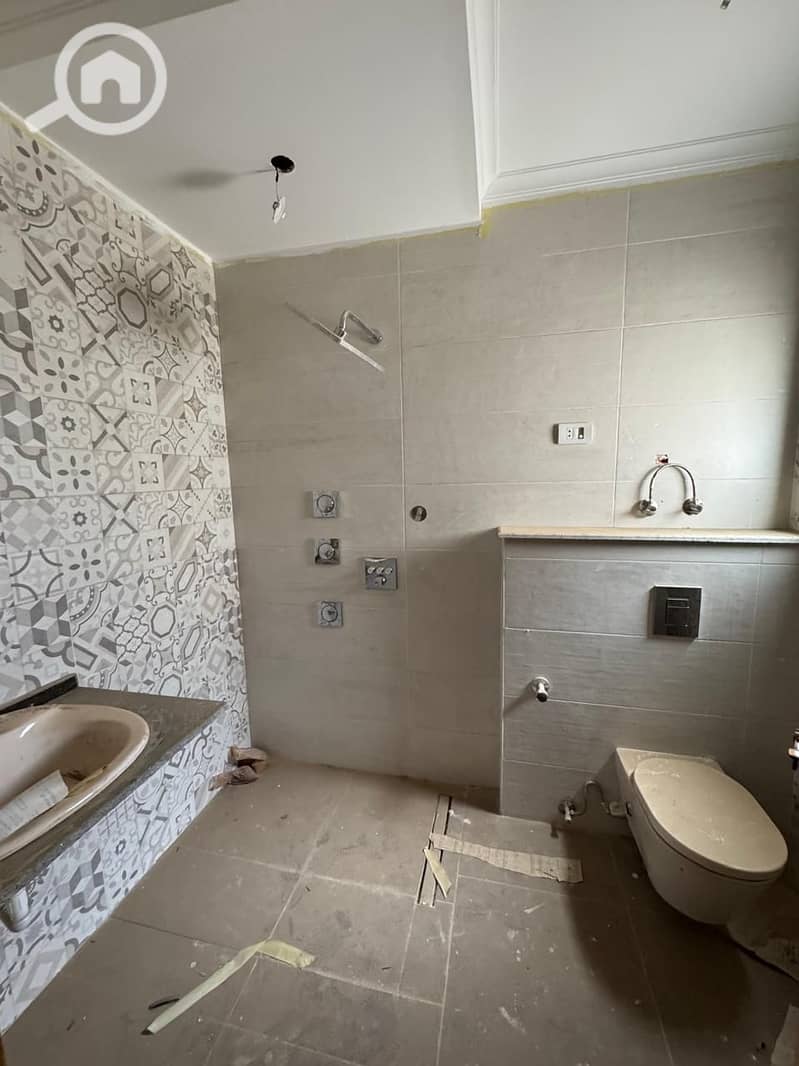 10 c313c3a4-63a6-471c-a2dc-5e24c5ee8ae2. jpeg