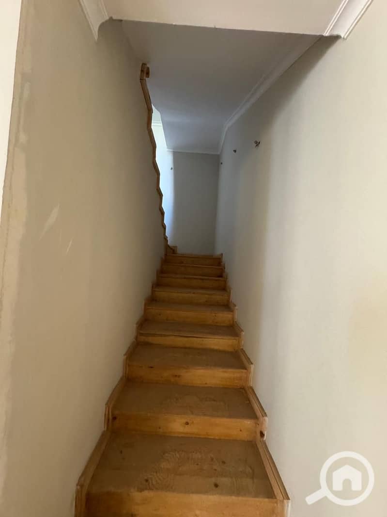 12 dea069d4-b6dc-424e-968a-f0709c8a7e35. jpeg