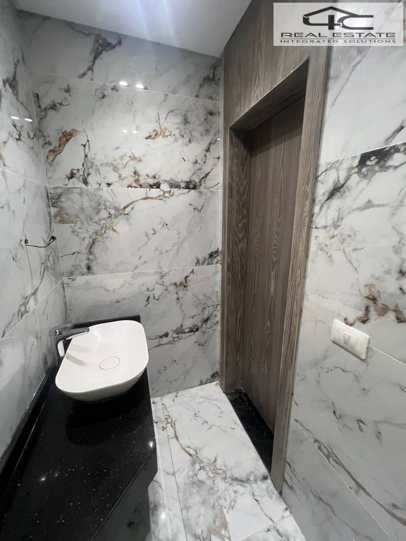 21 WhatsApp Image 2025-11-25 at 4.27. 26 PM (1). jpeg