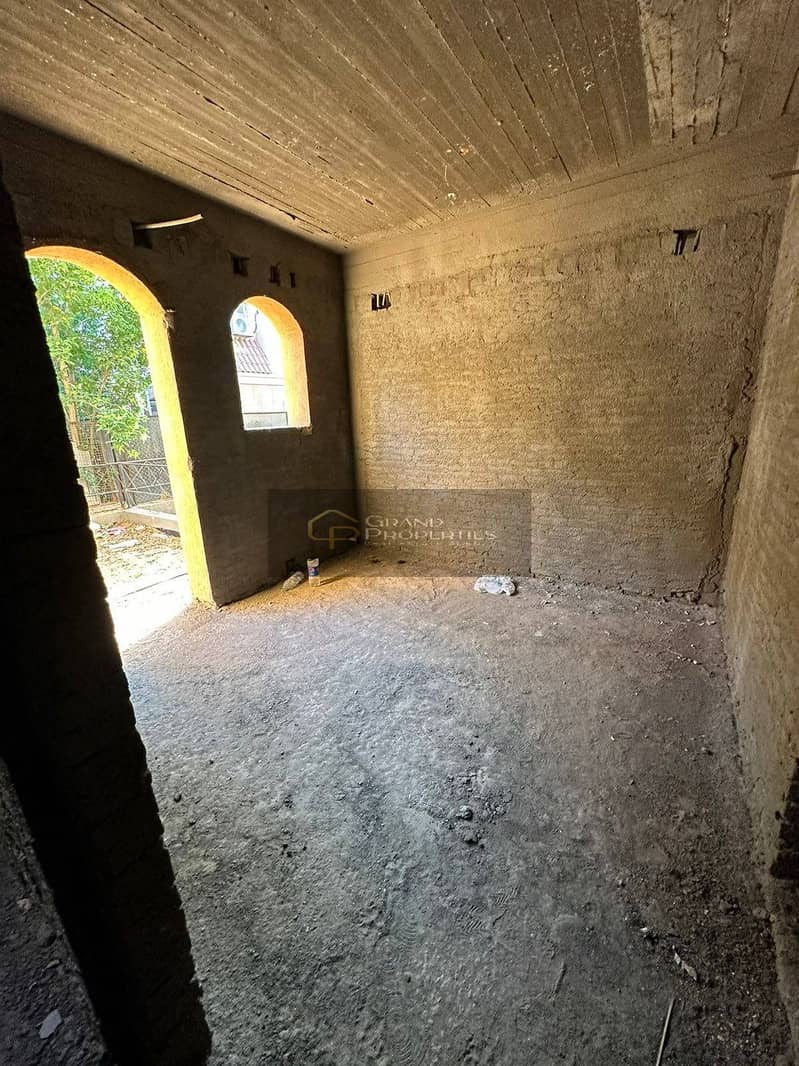 10 e087e501-06ed-4948-917b-ca90105e051e. jpg