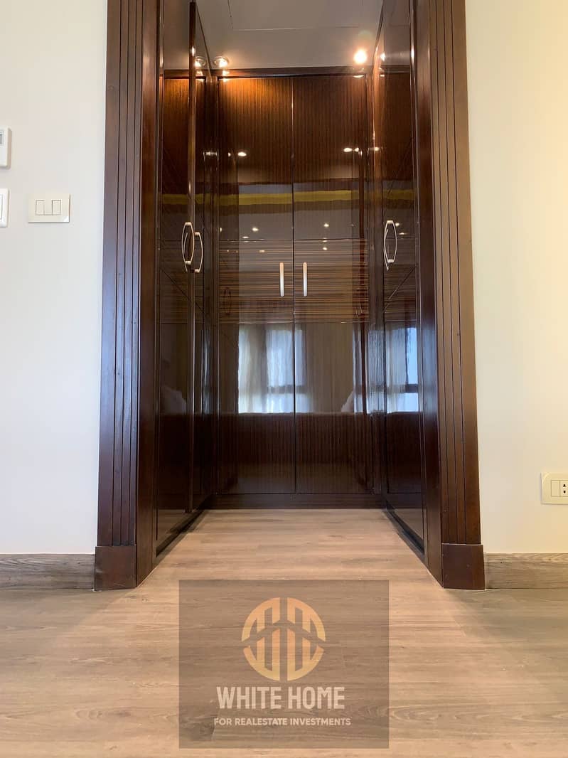 8 5bee34e8-6d21-4128-a222-f9ecba67c96a. jpeg