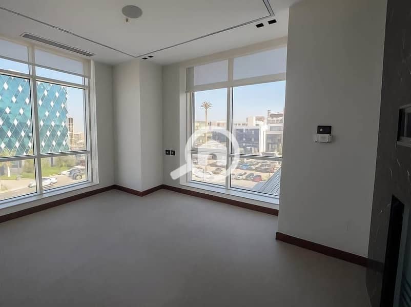 4 c5b23ef6-44bd-4a6c-819e-f30ba9700393. jpeg