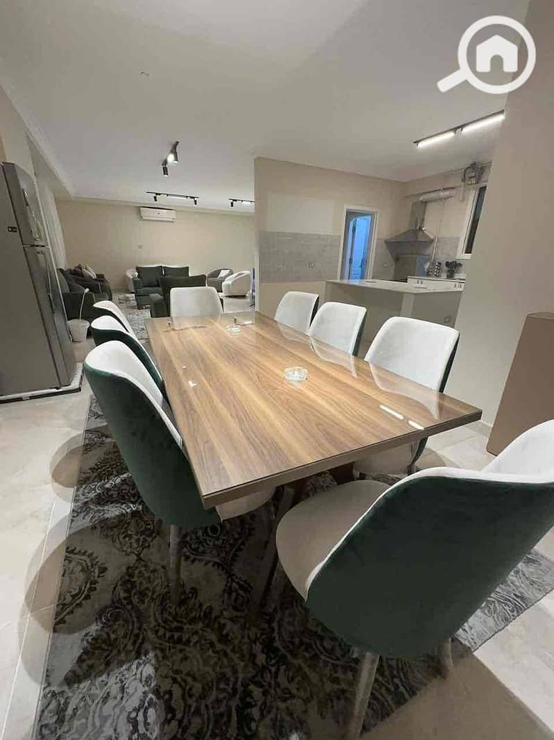 12 fe32b6ad-8b43-4cc0-81bd-079ab6b066e4. jpg