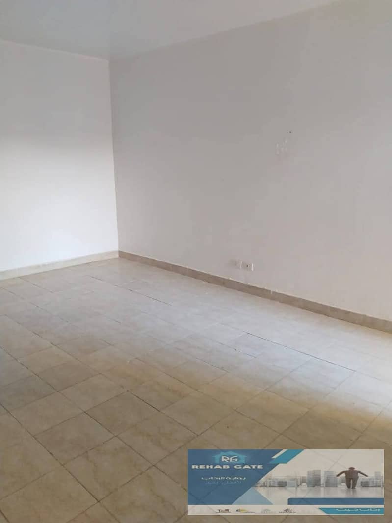 4 5b250f31-79f7-4379-afb2-53ac4723b2f1. jpg