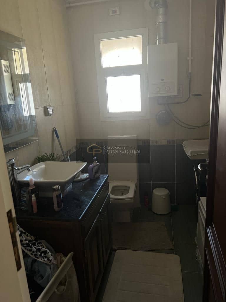 5 d712d846-4195-4b07-84d9-e8b6a18a182d. jpg