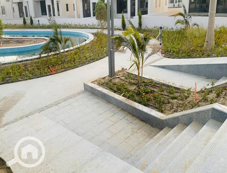 6 73a18c08-6001-429f-8e2b-23794ff58316. jpg