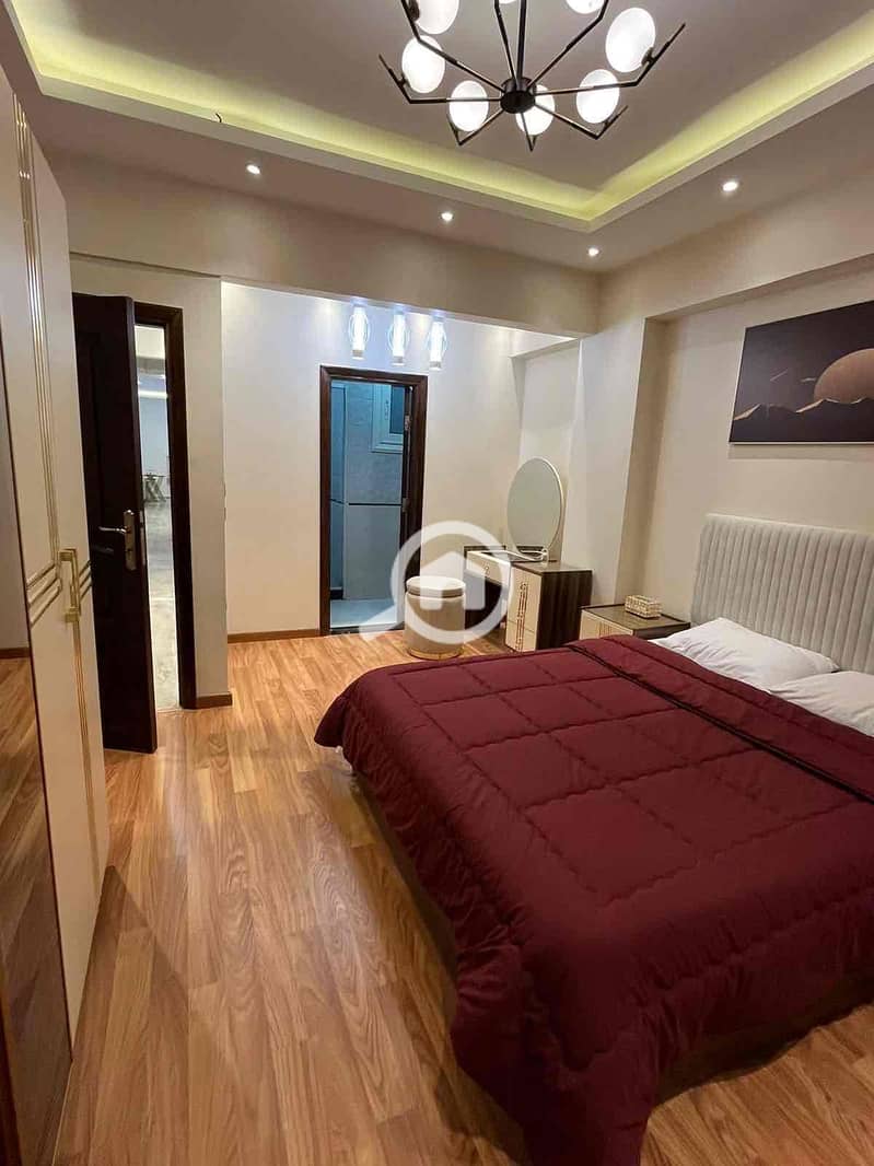 4 c6f0917b-ba34-4c4f-8a20-7b6fd824cd5a. jpg