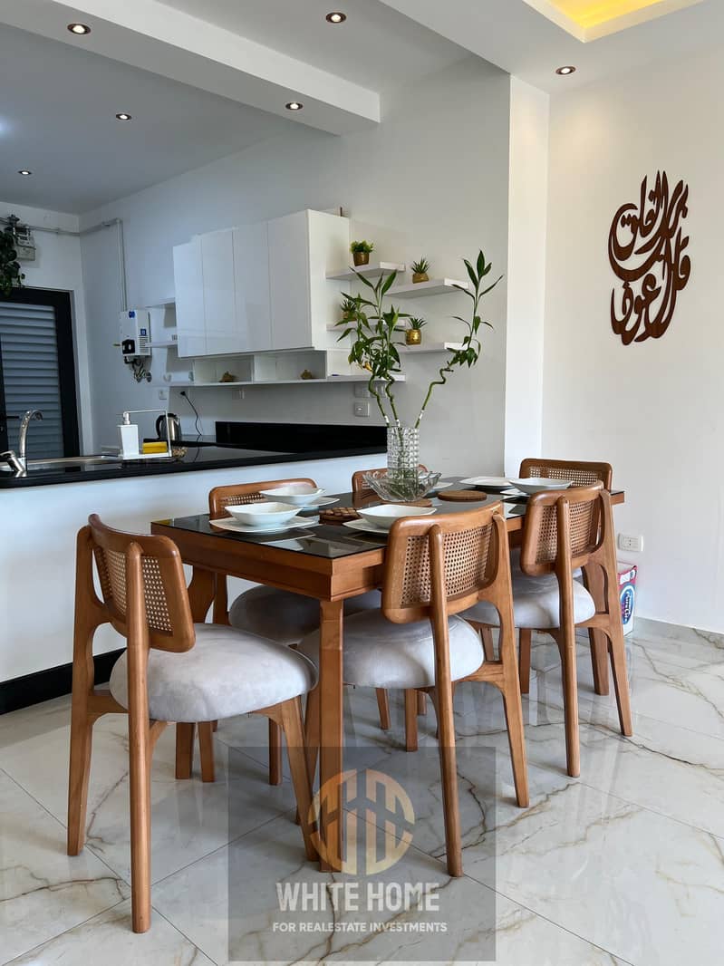 4 2195e142-76b9-463f-acff-ea9577bd0880. jpeg