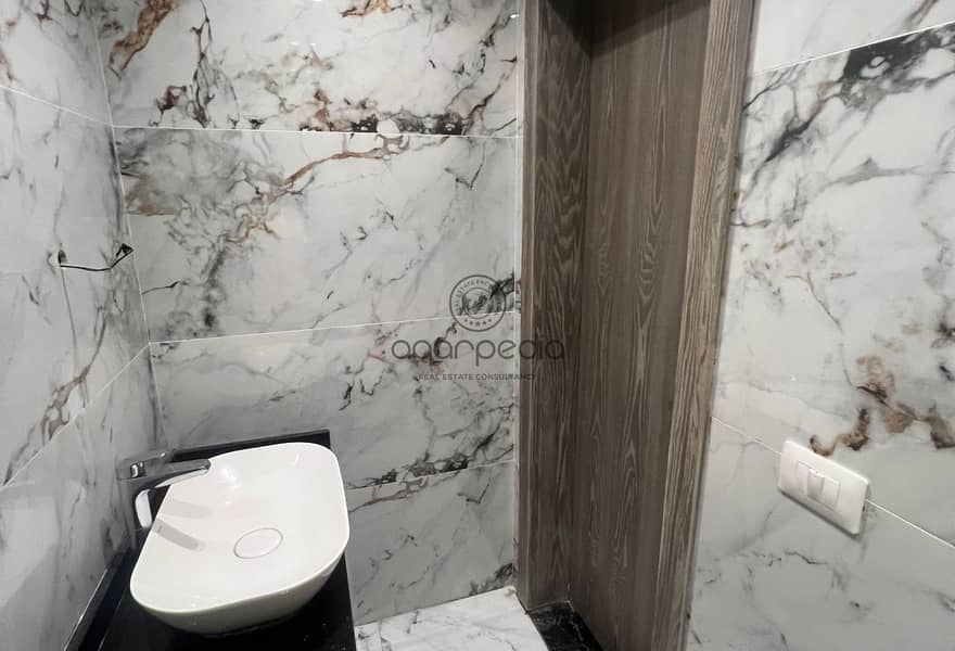 10 dddc7490-d3e2-45bf-953e-ff5c708e9bcb. jpg