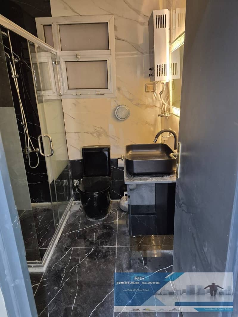 14 71780a9b-6d57-44a0-8d28-20b2515f4618. jpg