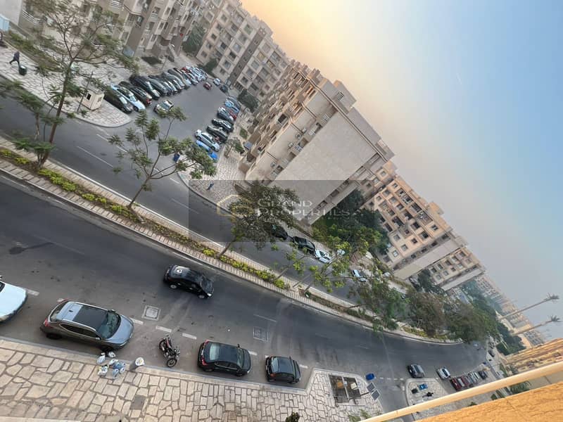 7 b917d543-6442-43cc-b36e-fe69e95727b6. jpg