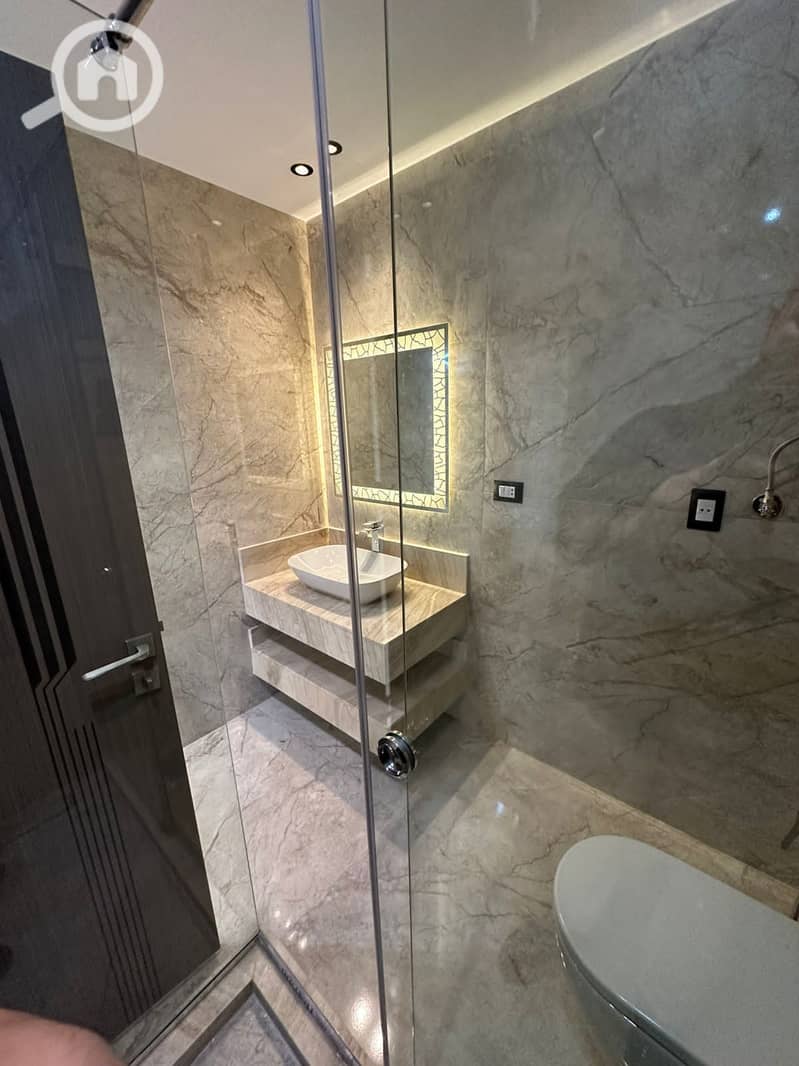 8 1bb00f21-3fbc-44e2-a3a2-7941f41b9de7. jpg