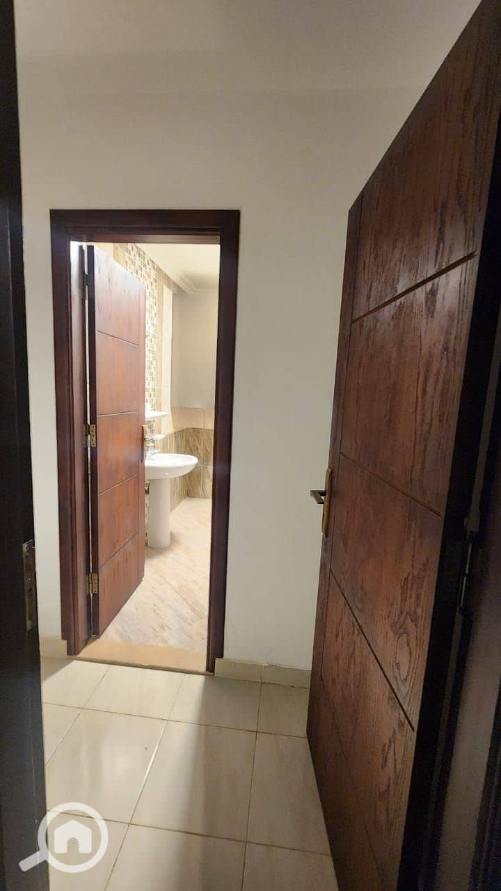 10 77428ae5-13ce-499e-81c0-e05088d3ae62. jpeg