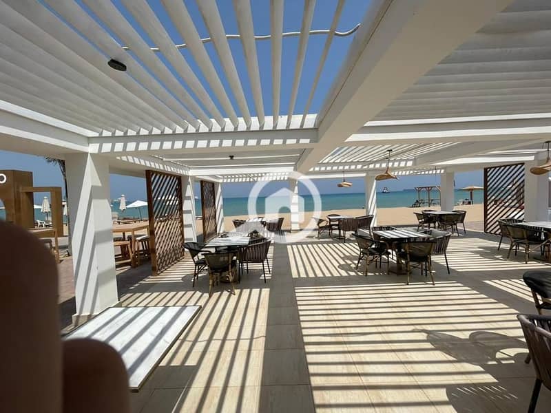 8 482027754_590390937333235_3558094811916998110_n. jpg