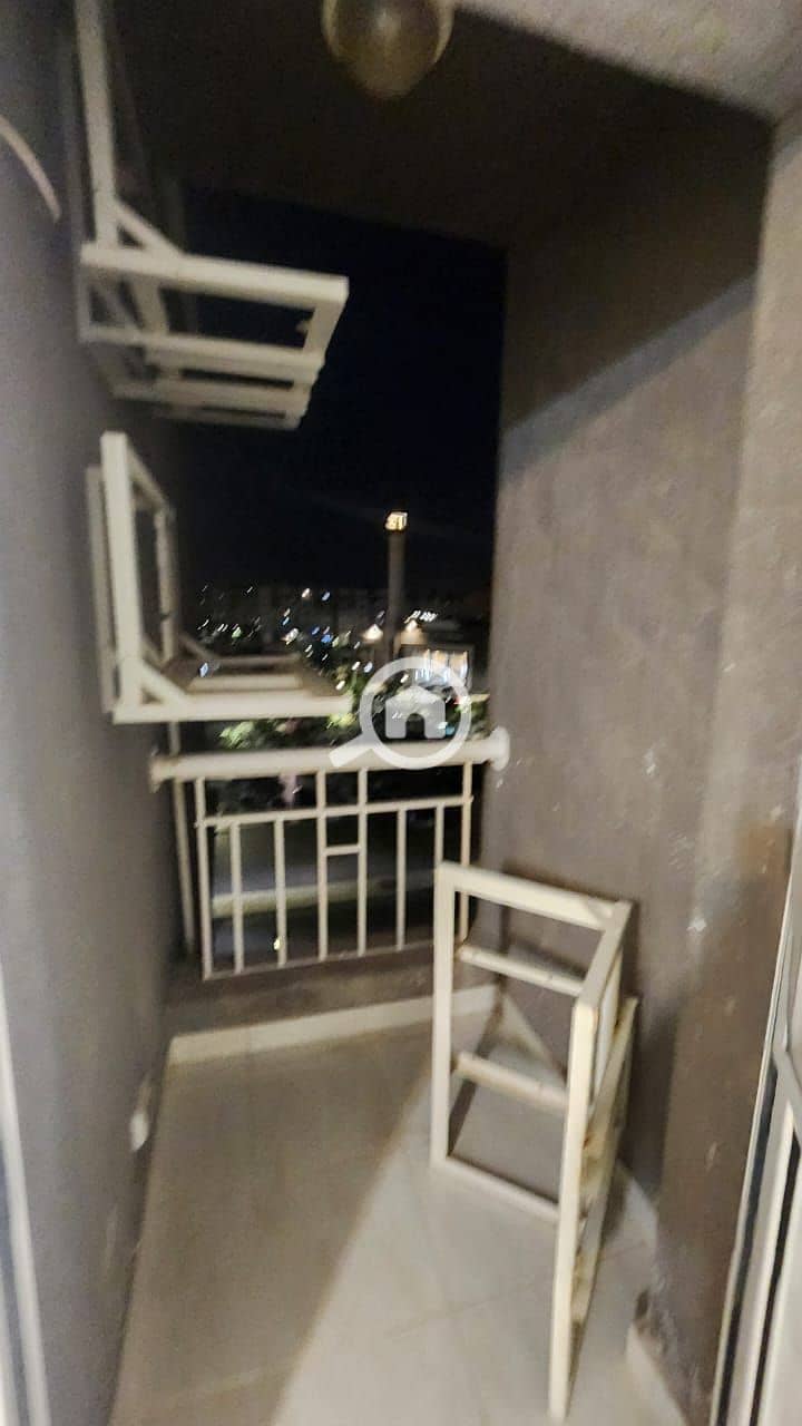 4 7a327c27-82a8-47cd-98d4-8a03aefb16f3. jpeg