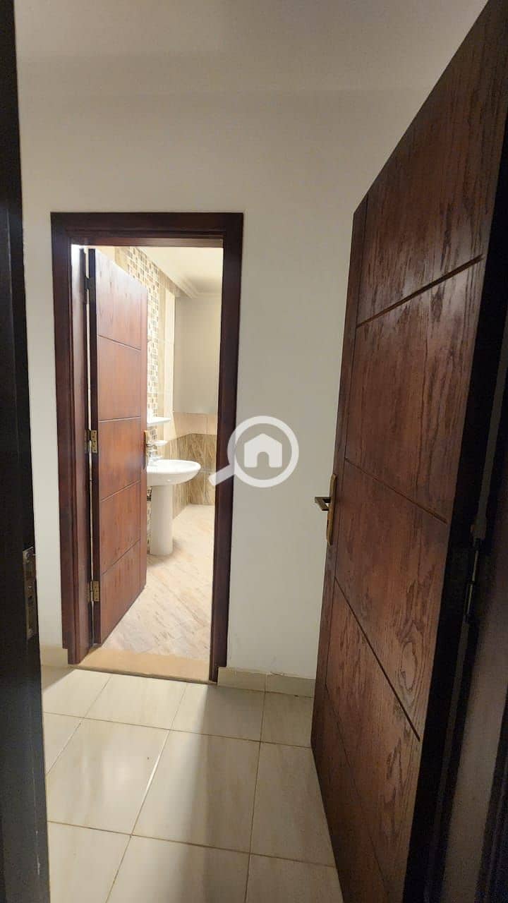 9 81a69cf2-b962-406a-9b9e-7e4e8203eac5. jpeg