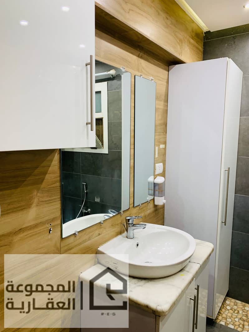 8 7de19dde-0d36-4f91-ba06-67cb20a33d7a. jpg