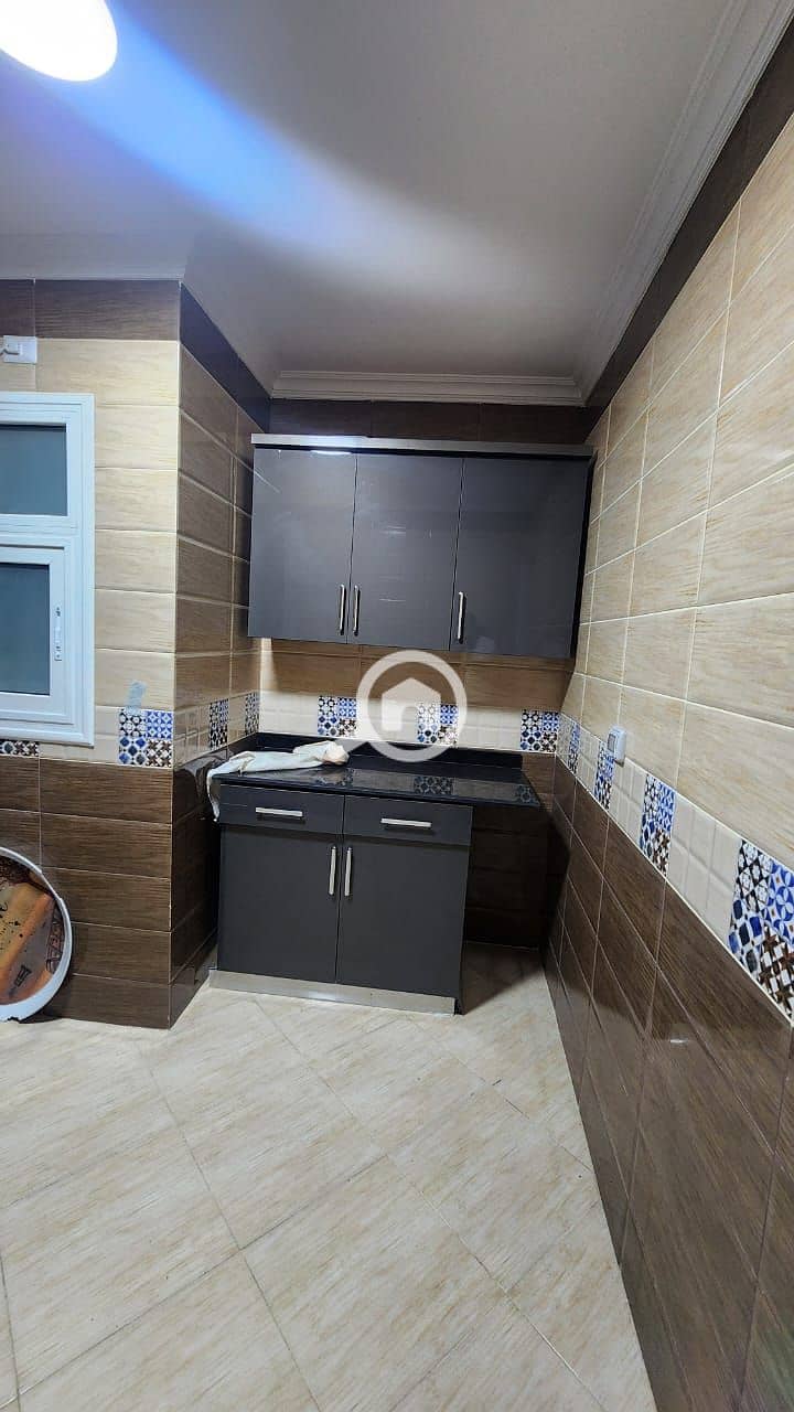 6 8ea4c2f7-7105-4012-82d8-7a315f2cf6b8. jpeg