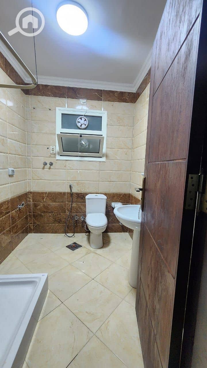 8 a74b2e95-9529-4968-8175-3d7b1bf707a5. jpeg