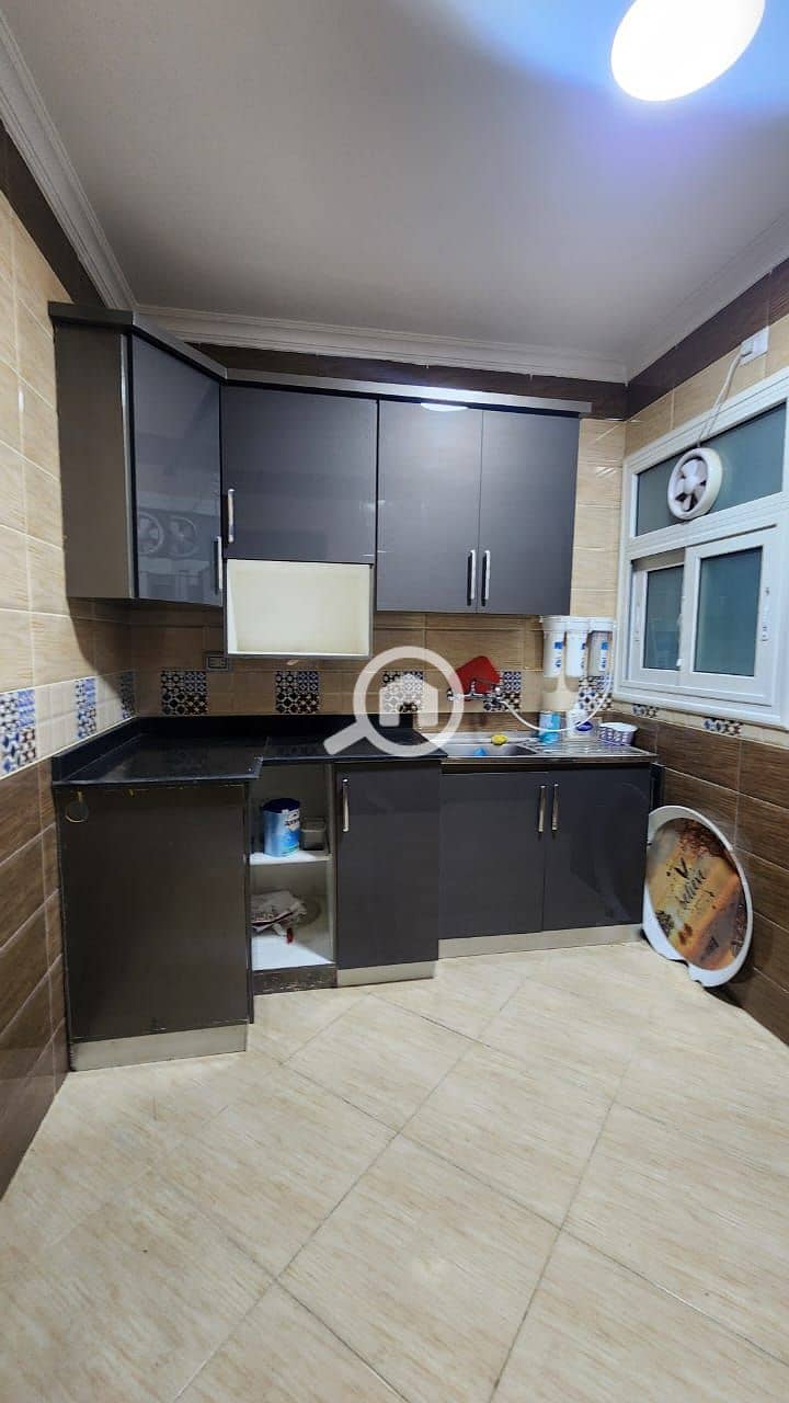 10 d35181b7-5b78-4c9a-8e8f-64729cf9129a. jpeg