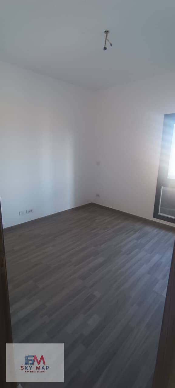 5 05a7b565-5aa8-4eda-80c2-b5a56d6f75e7. jpg