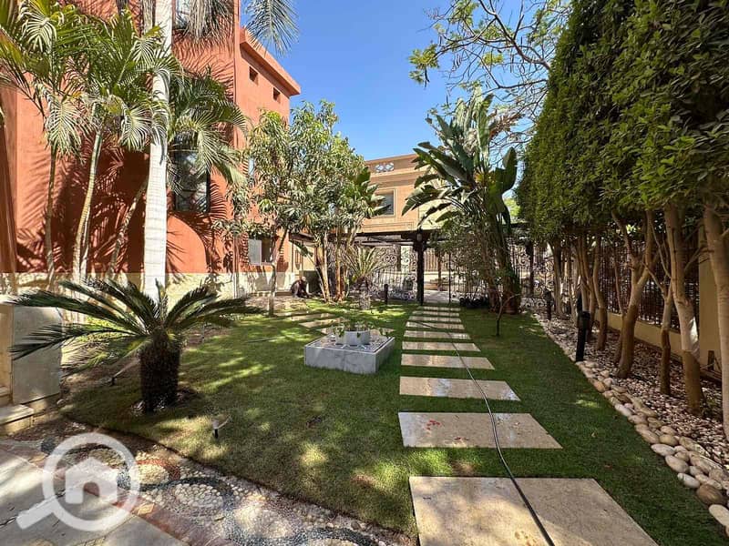 2 bf8281c7-fba1-4a4d-90c0-22e310f4f3bc. jpg