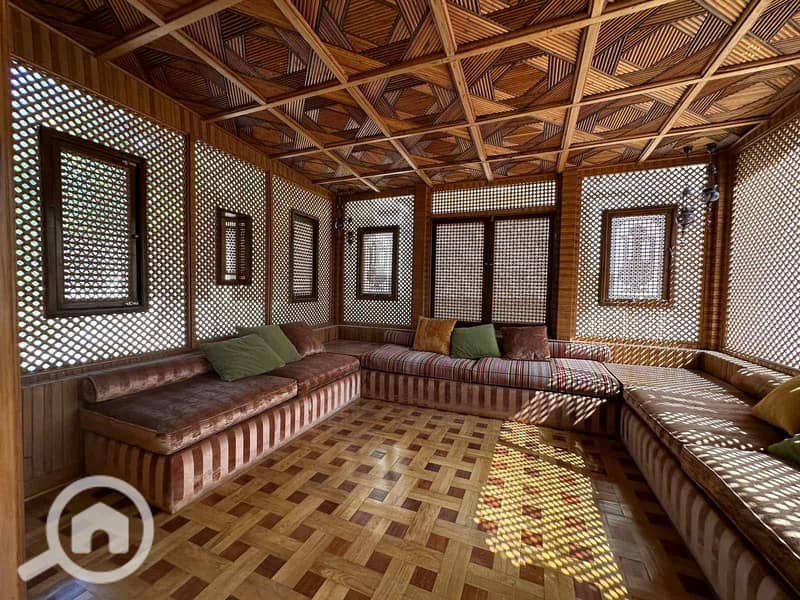 10 0b3078a5-72ab-4884-b94f-f7914f73ab09. jpg