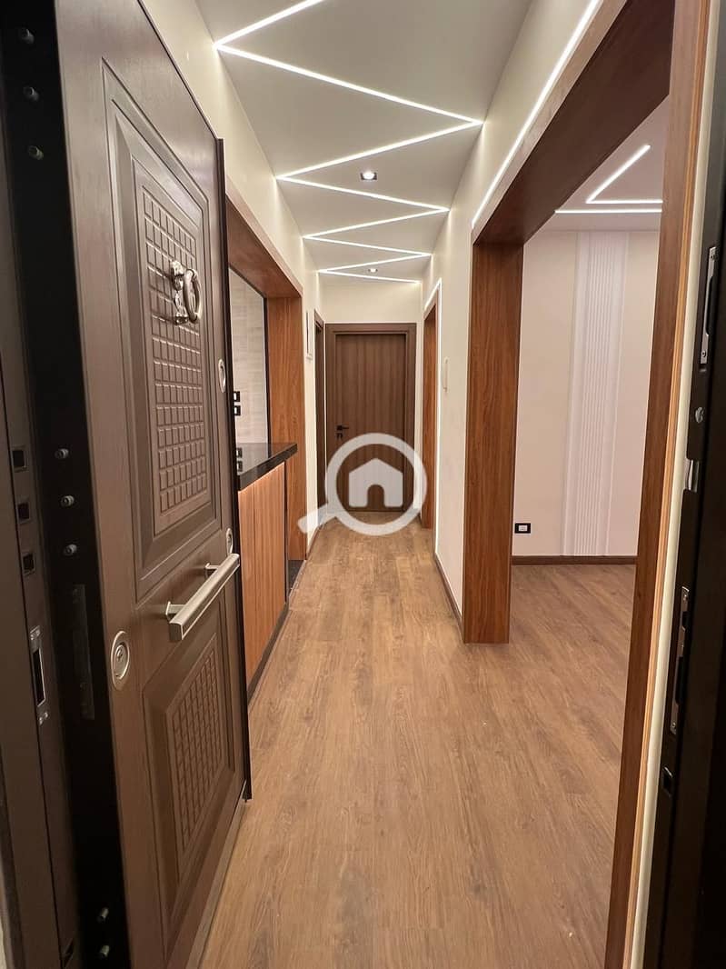 17 c82c15fb-560b-40ad-af36-5ca166e11345. jpg