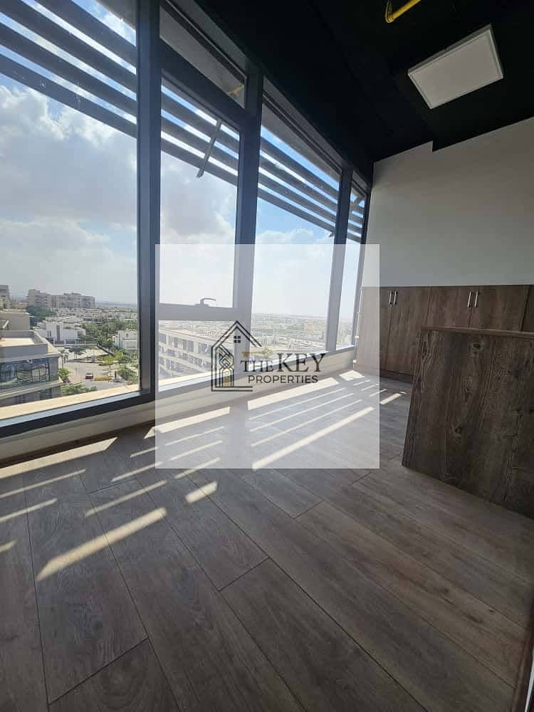 4 WhatsApp Image 2025-11-24 at 21.13. 42_ce3babff. jpg