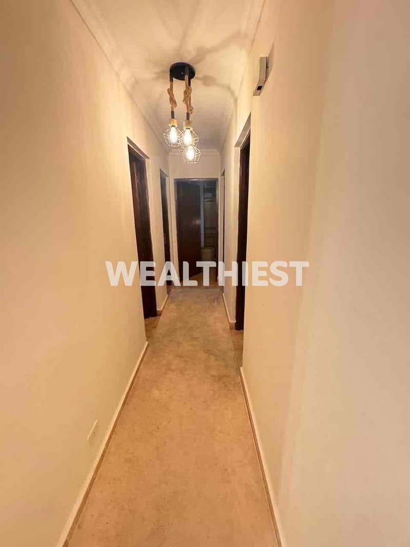 8 8233b195-530d-4c2e-819b-da90d8782cd3. jpg