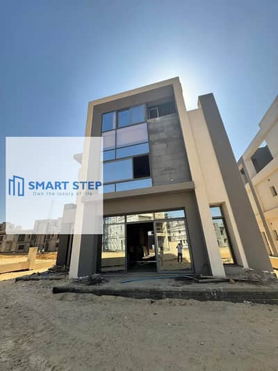 فیلا 8 غرف نوم للبيع في القاهرة الجديدة، القاهرة - WhatsApp Image 2025-10-22 at 01.54. 31_b26517a4. jpg