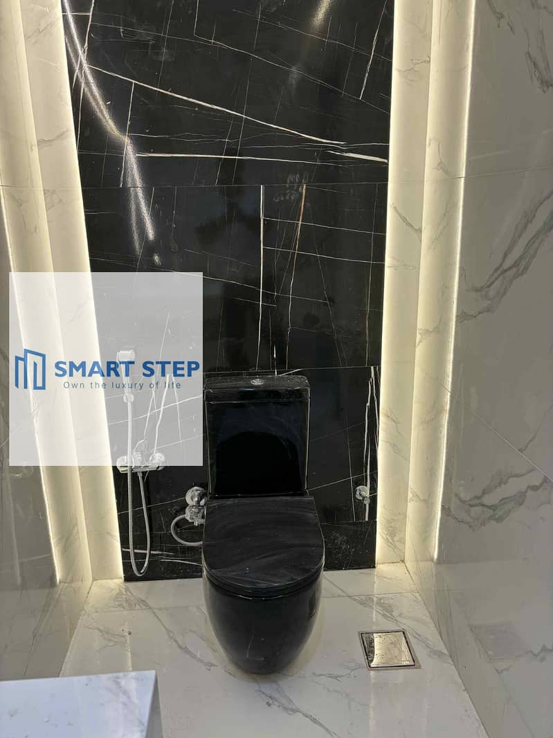 2 WhatsApp Image 2025-10-10 at 07.35. 11_25651711. jpg