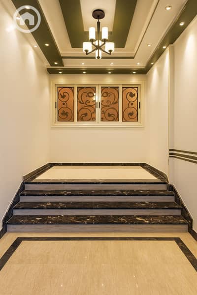 Office for Rent in Roushdy, Alexandria - Elegant Contemporary Interior with Marble Steps. png