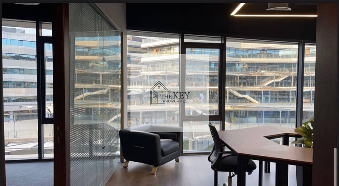 2 WhatsApp Image 2025-11-24 at 21.12. 46_7b713f7f. jpg